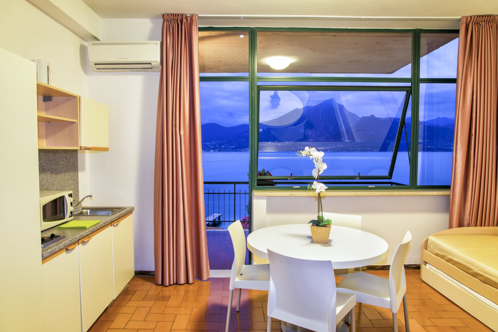 Panoramic Studio Type A, balcony